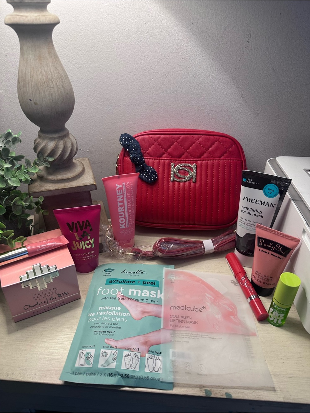 Bebe Crossbody Bag & Beauty/Makeup Bundle - 12 Items Total - Picture 2 of 10